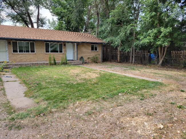 Building Photo - 2811 Tharp Dr
