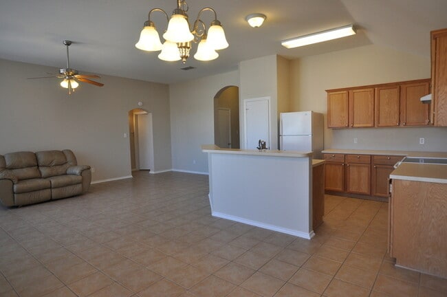 Foto del edificio - Custom Built Home in Flint!