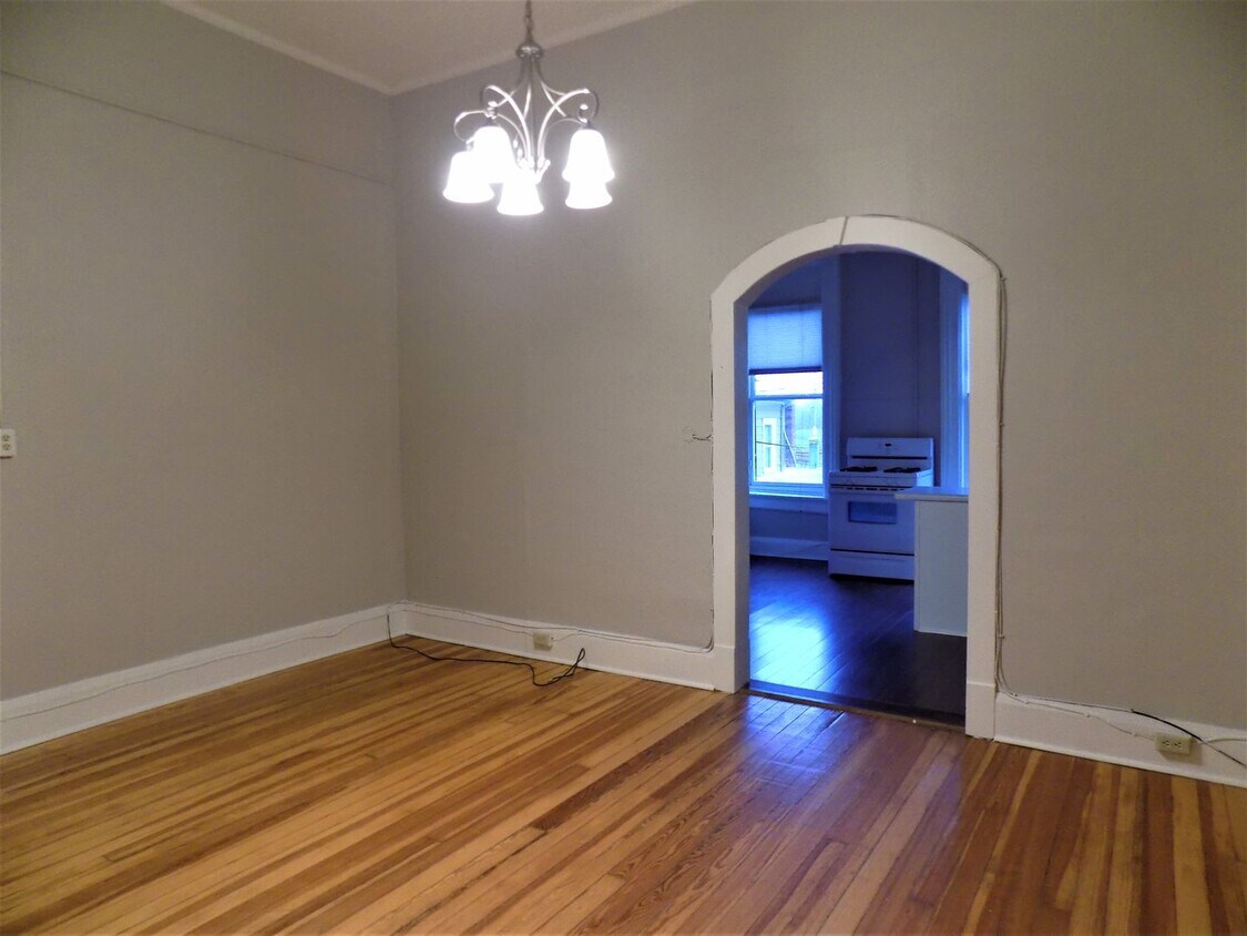 Primary Photo - 56 E Burlington Ave