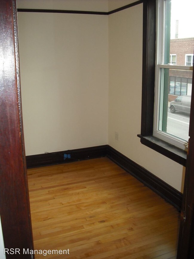 Building Photo - 3927 N Elston Ave
