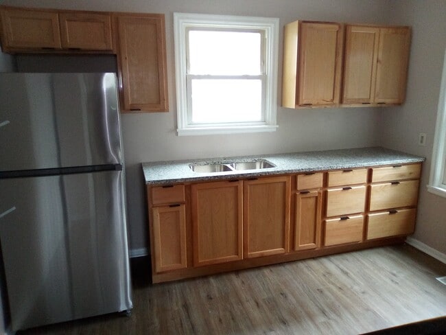 Kitchen - 4401 Irving Ave N