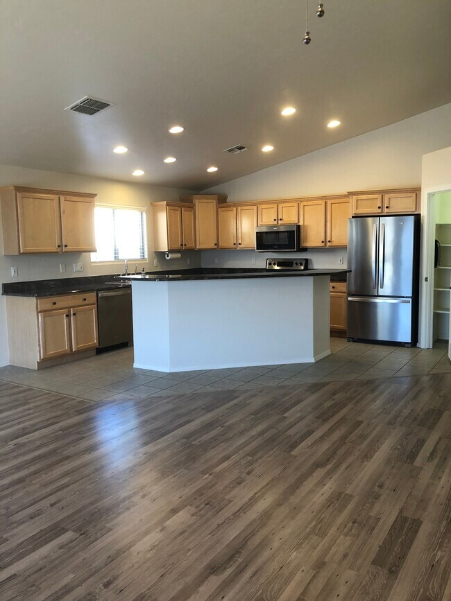 Foto del edificio - 10427 E Avalon Park St