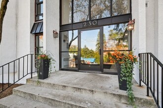 Building Photo - Wayzata Woods