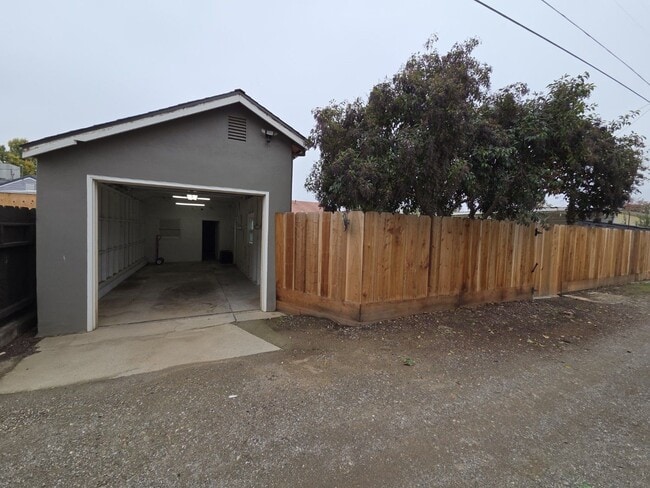 Foto del edificio - Elegant home with classic charm