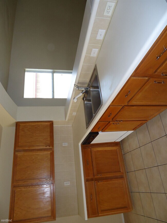 Building Photo - 4 br, 2 bath House - 102 Ryan cv