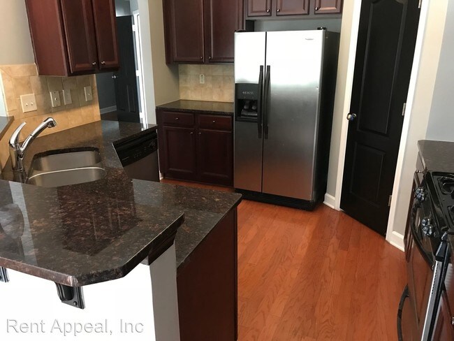 Foto del edificio - 1656 Oakbrook Lake Dr