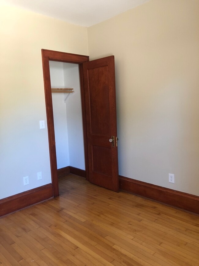 Foto del edificio - 2470-70A N. Holton St.