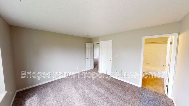 Foto del edificio - 8694 Plum Creek Ct