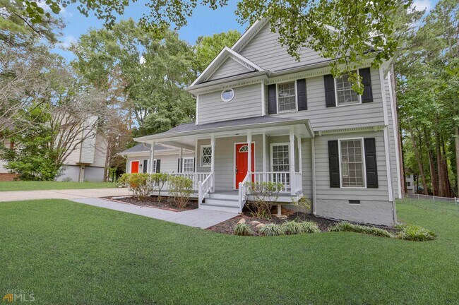 Building Photo - 2405 Hillboro Cir S W