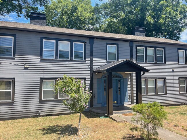 Foto del edificio - 587 Colonial Cir SE
