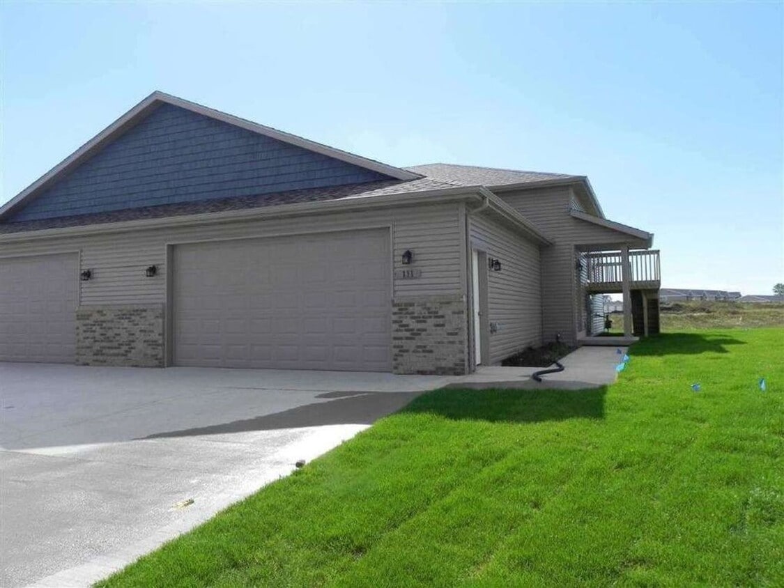 111 Mulberry Loop NE, Minot, ND 58703 House Rental in Minot, ND