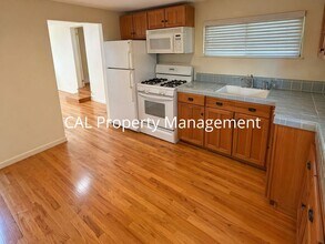 Building Photo - 25358 Markham Ln