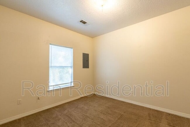 Building Photo - 15901 Adam Rd