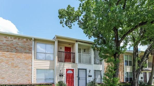 Foto del edificio - 8846 Kempwood Dr