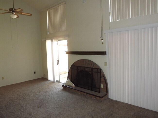 Building Photo - 2155 S 14th Ave