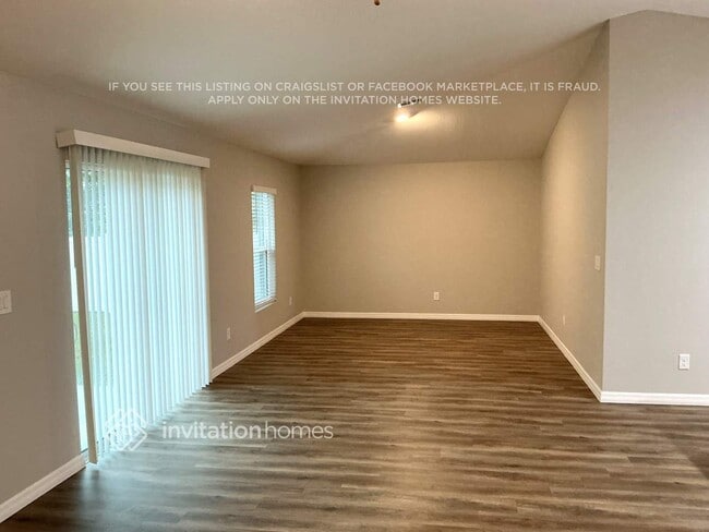 Foto del edificio - 23508 Cedarton Ave
