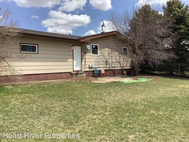 Building Photo - 3 br, 1.5 bath House - 774 Custer