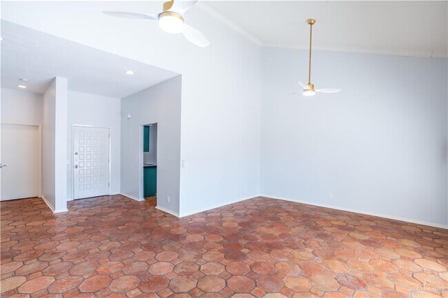 Foto del edificio - 24 Shasta Ave