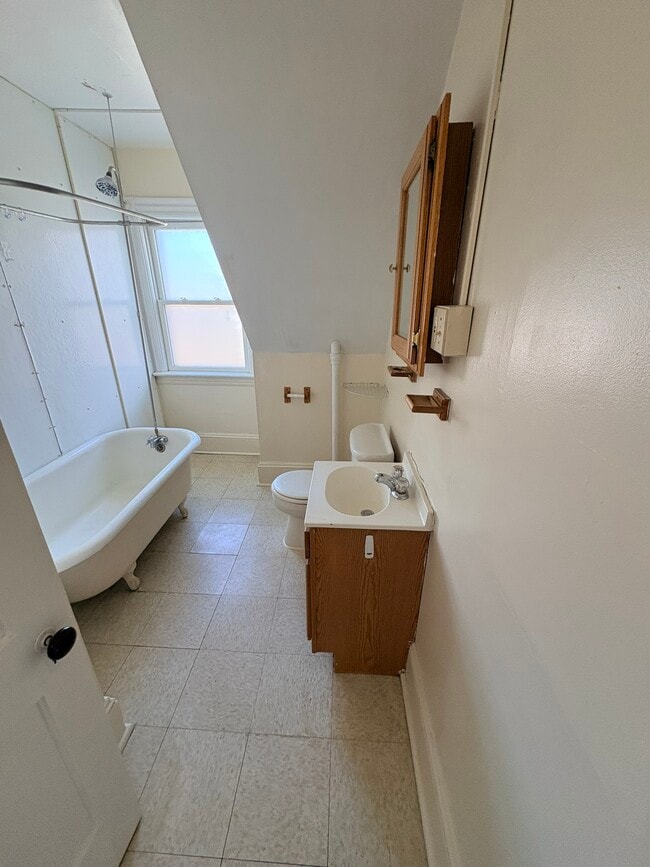 Building Photo - 55 Buell St