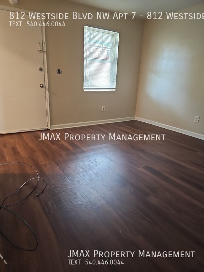 Building Photo - This property has a no security deposit op...