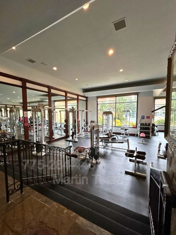 Foto del edificio - 900 S Meadows Pkwy