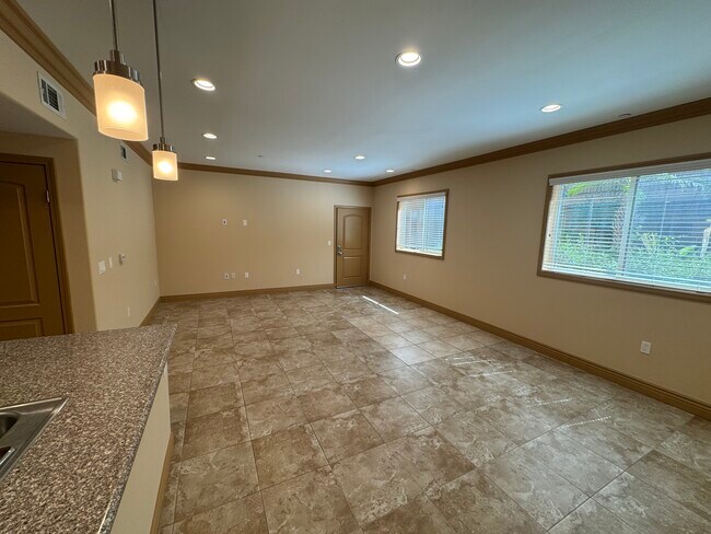 Sala de estar/comedor - 17825 Devonshire St