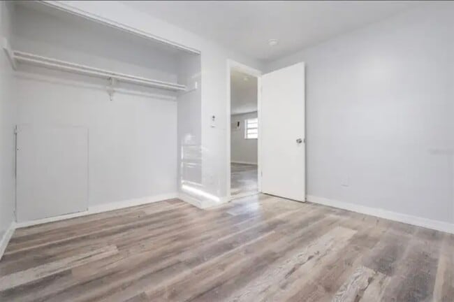 Building Photo - 1707 E Idell St