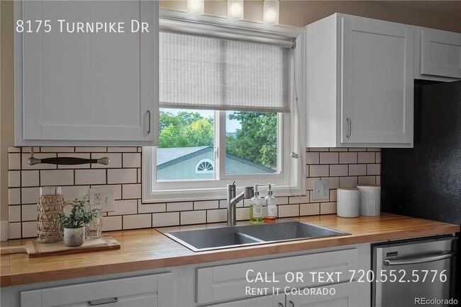 Foto del edificio - 8175 Turnpike Dr