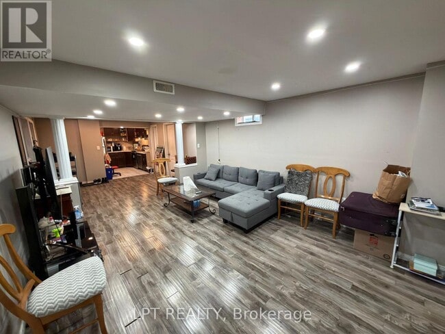 Photo du bâtiment - 31 Denali Cres