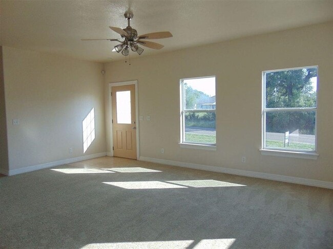 Building Photo - 146 Mistletoe Dr