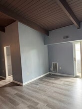 Building Photo - 11316 Cherry Hill Rd