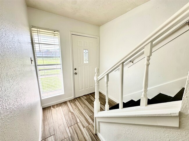 Building Photo - 13539 Castilian Dr