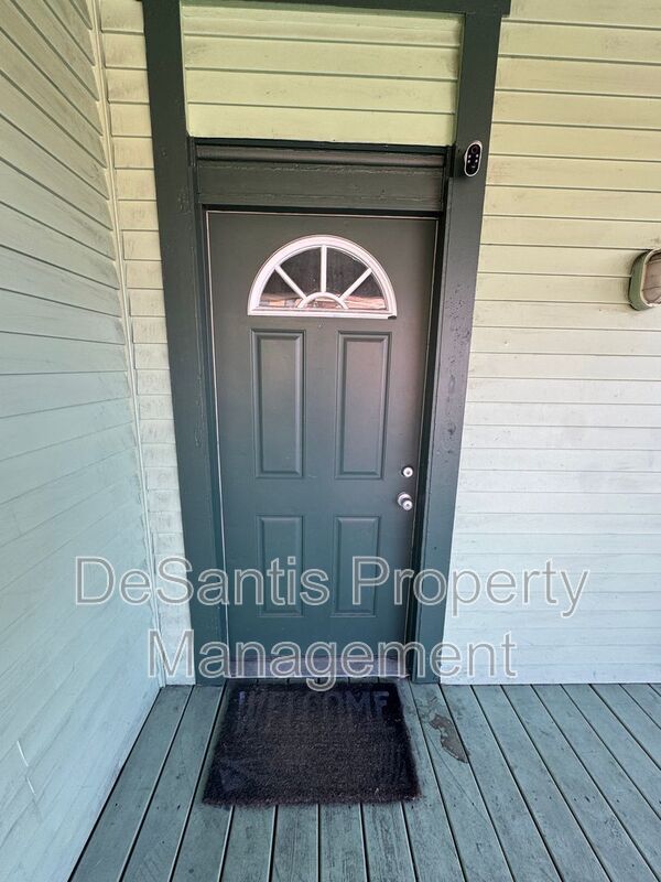 Building Photo - 508 Chestnut St