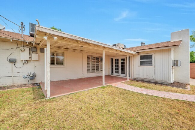 Foto del edificio - Scottsdale 3 Bedroom!  1700 sf!  New Floor...