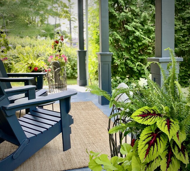 Building Photo - 119-119 Strachan St