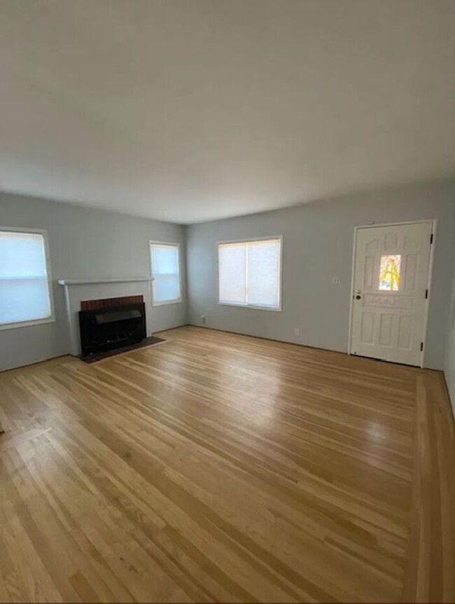 Foto del edificio - 3822 Lyman Rd