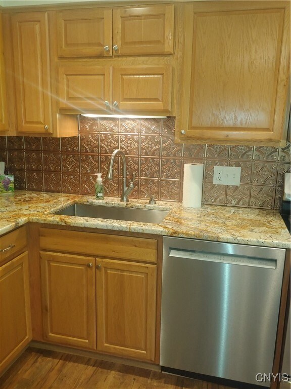 Foto del edificio - 8839 English Rd