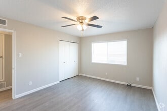 1BR 1BA - 690 SF - Paso Oeste Apartments