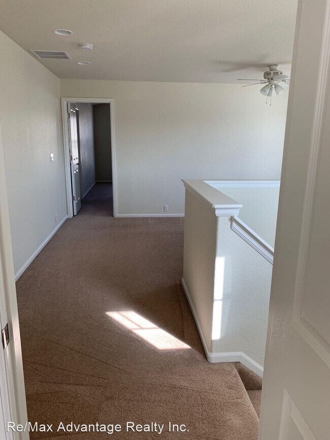 Building Photo - 7681 Sandy Springs Point