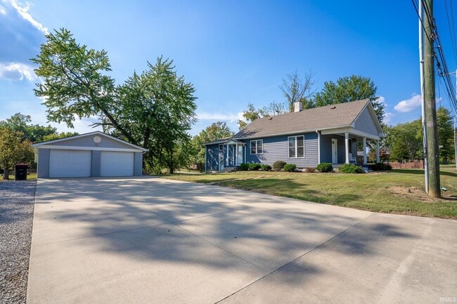 Building Photo - Blue Bungalow on the Northside