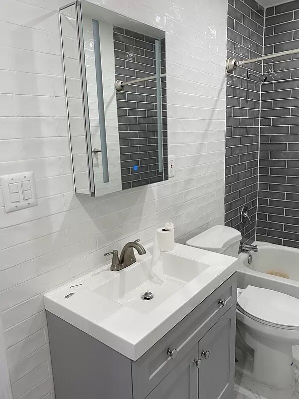 Bathroom - 213 Sumpter St