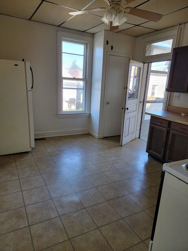 Building Photo - 502 N Highland Ave