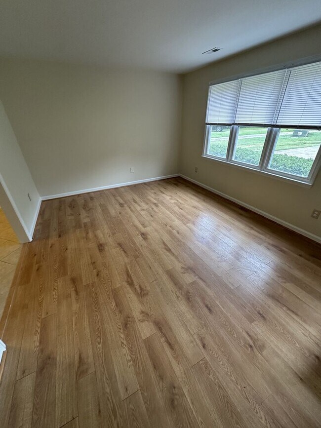 Building Photo - 1612 Trently Ct