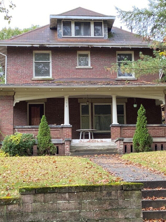 Primary Photo - 372 - Oakdale