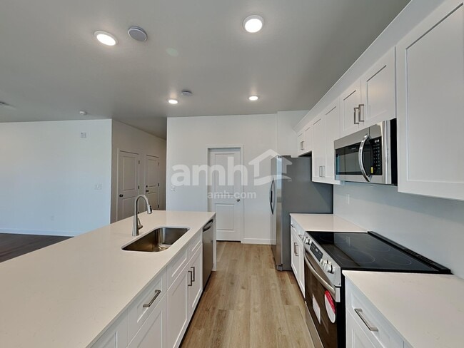 Building Photo - 12638 W Flynn Ln