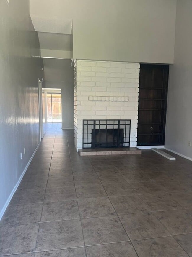 Building Photo - 7613 Quailwood Dr