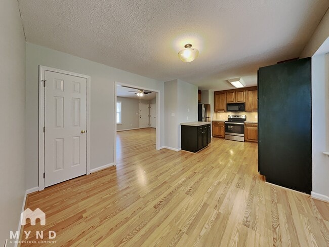 Building Photo - 4017 Rockside Hills Dr