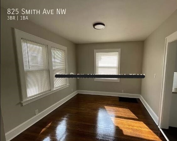 Foto del edificio - 825 Smith Ave NW