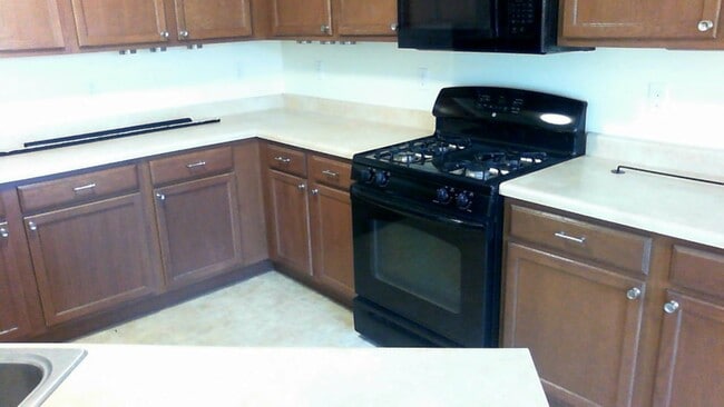 Foto del edificio - Unfurnished  1 loft -  2 car garage -  3 b...
