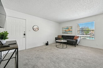 Building Photo - 1071 Clayton Ln